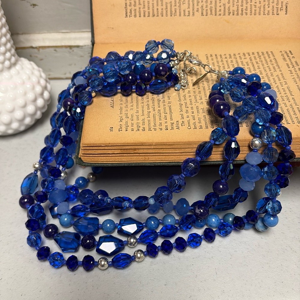 White House Black Market Blue Beaded Necklace